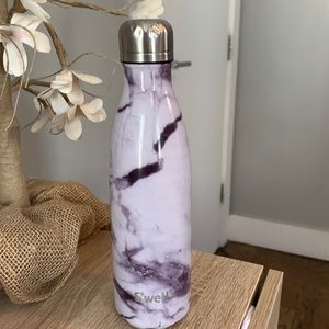 Swell 17 oz water bottle